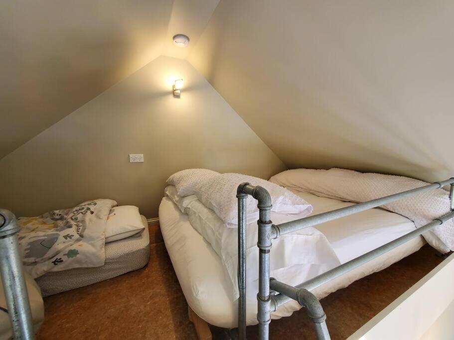 Tiny House In The Sky Hotel Dunedin Exterior foto