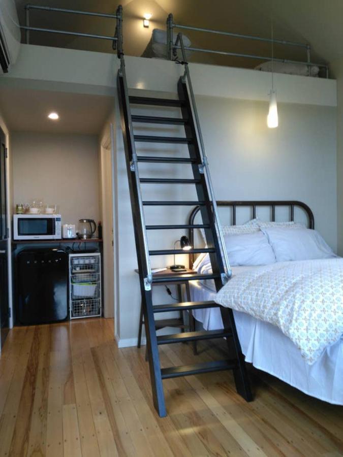 Tiny House In The Sky Hotel Dunedin Exterior foto
